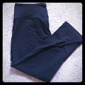Black Capri 90 degree fitness bottoms